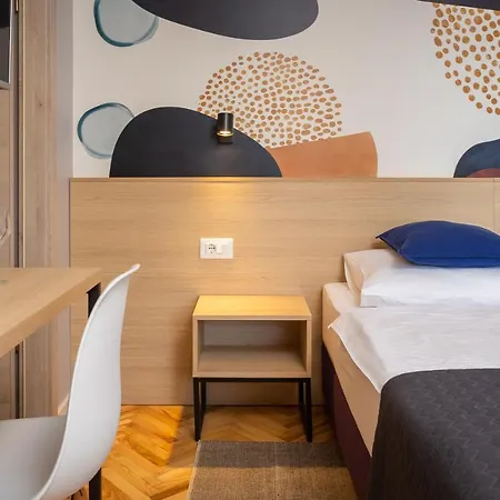 Solar Bed & Breakfast 3*
